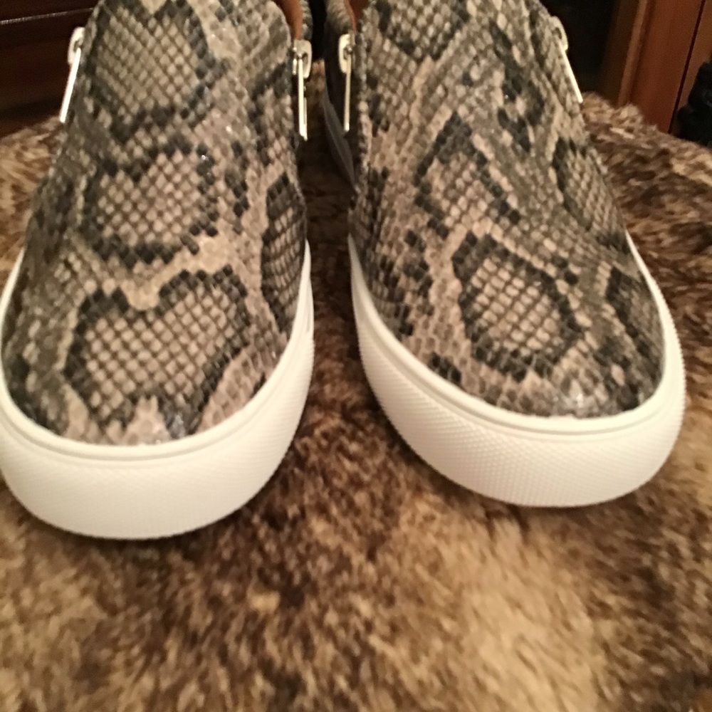NWB REPORT PYTHON PRINT SHOES - Picture 11 of 12